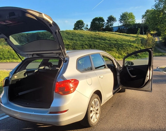 Opel Astra cena 20000 przebieg: 230000, rok produkcji 2012 z Kowal małe 56